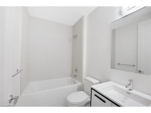 1802-385 Winston Road, Grimsby, ON - Indoor Photo Showing Bathroom