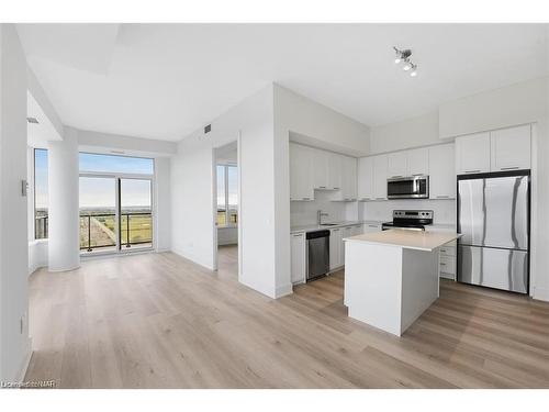 1802-385 Winston Road, Grimsby, ON - Indoor Photo Showing Kitchen With Stainless Steel Kitchen