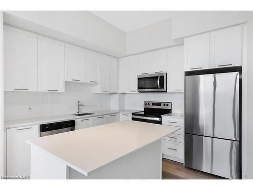 1802-385 Winston Road, Grimsby, ON - Indoor Photo Showing Kitchen With Stainless Steel Kitchen With Upgraded Kitchen