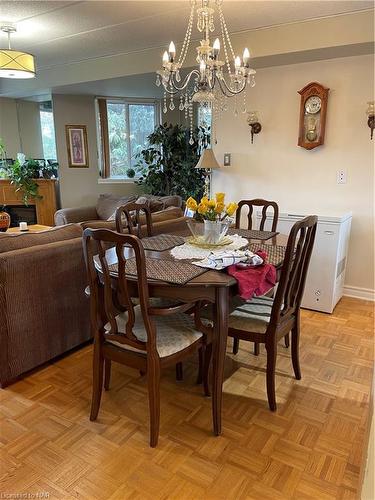 201-3364 Montrose Road, Niagara Falls, ON - Indoor Photo Showing Dining Room