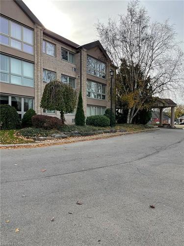 201-3364 Montrose Road, Niagara Falls, ON - Outdoor With Facade