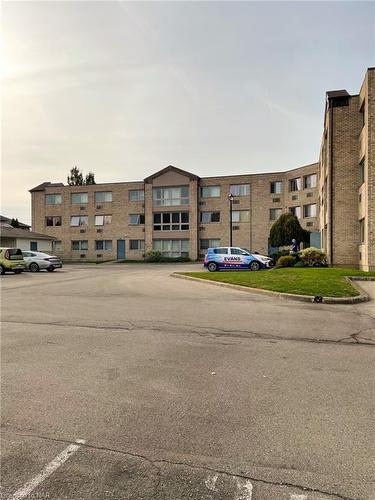 201-3364 Montrose Road, Niagara Falls, ON - Outdoor