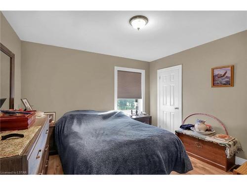 35 Greenfield Drive, London, ON - Indoor Photo Showing Bedroom