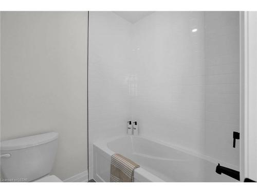 1890 Fountain Grass Drive, London, ON - Indoor Photo Showing Bathroom