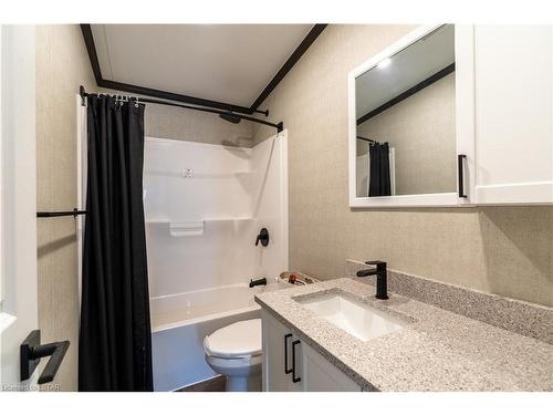62-77683 Bluewater Highway, Bayfield, ON - Indoor Photo Showing Bathroom