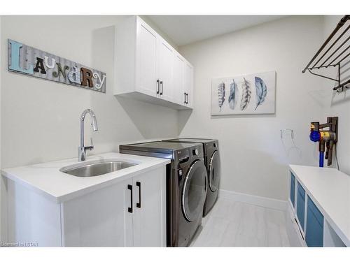 283 King Street, Glencoe, ON - Indoor Photo Showing Laundry Room