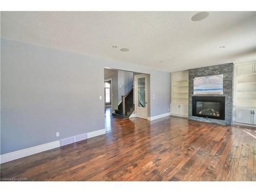2675 Torrey Pines Way, London, ON - Indoor Photo Showing Living Room With Fireplace