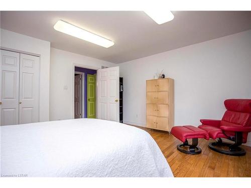 5-10 Mackellar Avenue, London, ON - Indoor Photo Showing Bedroom