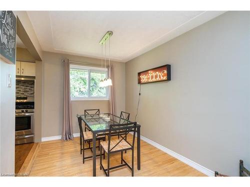 1302 Fuller Street, London, ON - Indoor Photo Showing Dining Room