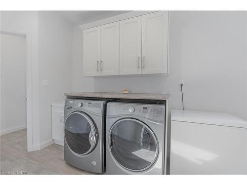 74346 Driftwood Drive, Bluewater, ON - Indoor Photo Showing Laundry Room