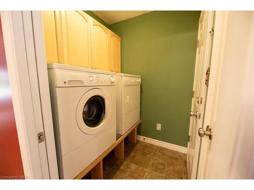 163 Maitland Street Street, Strathroy, ON - Indoor Photo Showing Laundry Room
