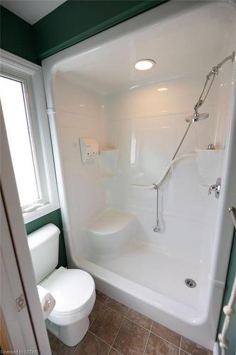 163 Maitland Street Street, Strathroy, ON - Indoor Photo Showing Bathroom