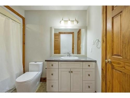 93 Axford Parkway, St. Thomas, ON - Indoor Photo Showing Bathroom