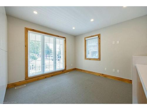93 Axford Parkway, St. Thomas, ON - Indoor Photo Showing Other Room