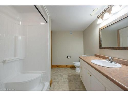 93 Axford Parkway, St. Thomas, ON - Indoor Photo Showing Bathroom