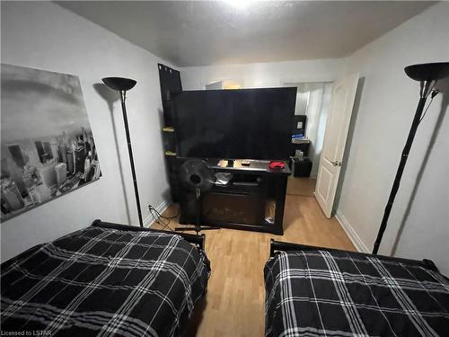 397 Edmonton Street, London, ON - Indoor Photo Showing Bedroom