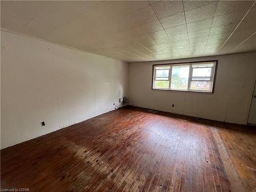 8067 Lorne Avenue, Adelaide-Metcalfe, ON - Indoor Photo Showing Other Room
