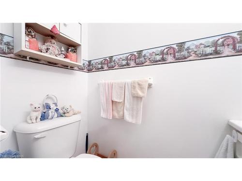8 William Street, Bayfield, ON - Indoor Photo Showing Bathroom