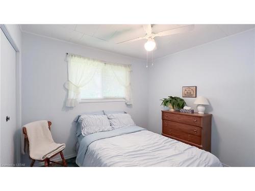 8 William Street, Bayfield, ON - Indoor Photo Showing Bedroom