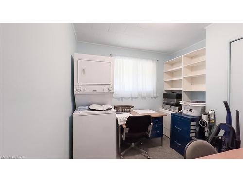 8 William Street, Bayfield, ON - Indoor Photo Showing Laundry Room