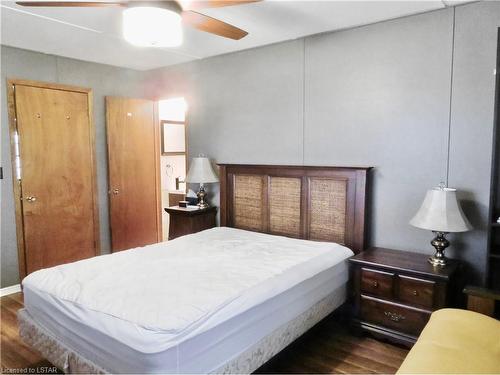 7401 Bond Road, Port Franks, ON - Indoor Photo Showing Bedroom