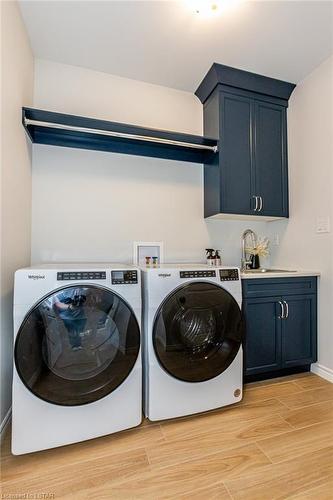 94 The Promenade, Port Stanley, ON - Indoor Photo Showing Laundry Room