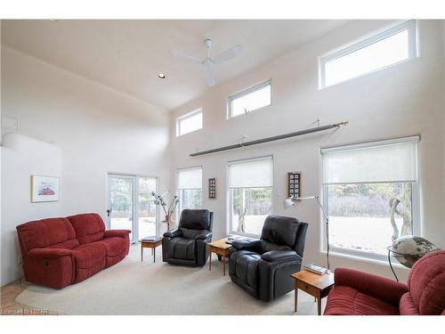 15668 Furnival Road, Wardsville, ON - Indoor Photo Showing Living Room