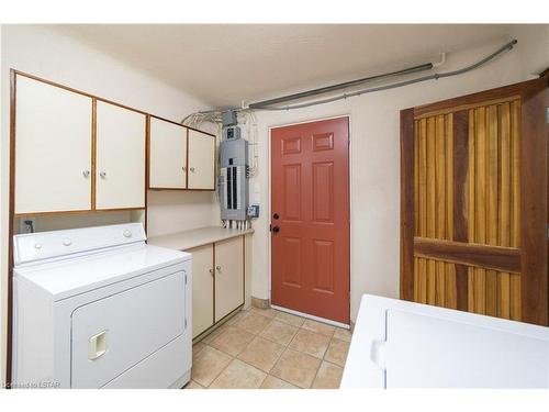 15668 Furnival Road, Wardsville, ON - Indoor Photo Showing Laundry Room