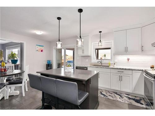 1 Russet Lane, St. Thomas, ON - Indoor Photo Showing Kitchen With Upgraded Kitchen