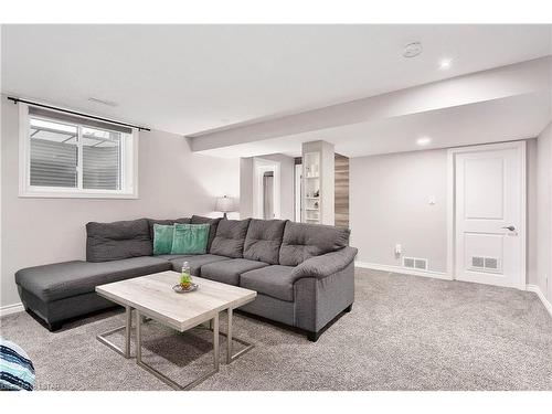 1 Russet Lane, St. Thomas, ON - Indoor Photo Showing Living Room