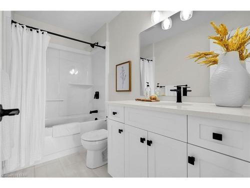 320 Callaway Road, London, ON - Indoor Photo Showing Bathroom