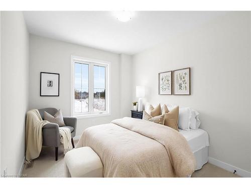 320 Callaway Road, London, ON - Indoor Photo Showing Bedroom