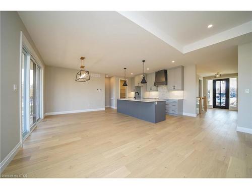 9 Spruce Crescent, Parkhill, ON - Indoor Photo Showing Kitchen