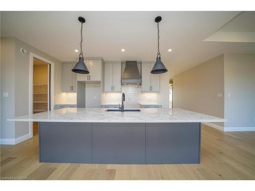 9 Spruce Crescent, Parkhill, ON - Indoor Photo Showing Kitchen With Upgraded Kitchen