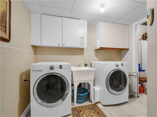 216 Highbury Avenue N, London, ON - Indoor Photo Showing Laundry Room