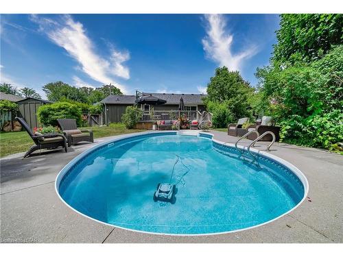 7 Northcrest Drive, London, ON - Outdoor With In Ground Pool With Backyard