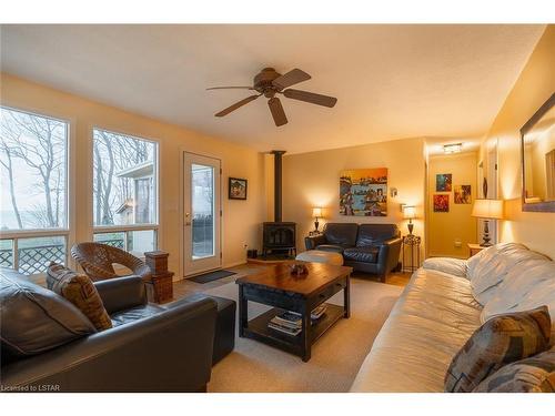 75061 Elmslie Drive, Bluewater (Munic), ON - Indoor Photo Showing Living Room