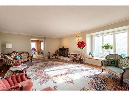3480 Cuddy Drive, Strathroy, ON - Indoor Photo Showing Living Room