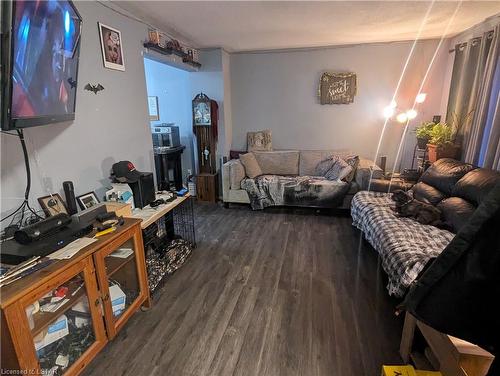 5 Denlaw Road, London, ON - Indoor Photo Showing Living Room