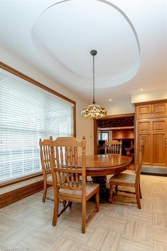 2643 Old Victoria Road, London, ON - Indoor Photo Showing Dining Room