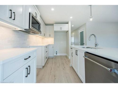 36 Cottonwood Boulevard, Aylmer, ON - Indoor Photo Showing Kitchen With Upgraded Kitchen