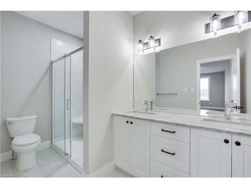 140 Shirley Street, Thorndale, ON - Indoor Photo Showing Bathroom