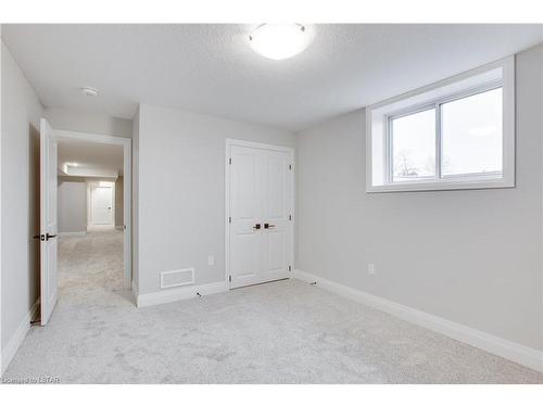 140 Shirley Street, Thorndale, ON - Indoor Photo Showing Other Room