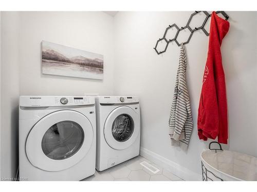 20-63 Compass Trail, Port Stanley, ON - Indoor Photo Showing Laundry Room