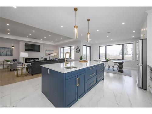 5970 Victoria Avenue, Kirkton, ON - Indoor Photo Showing Kitchen With Upgraded Kitchen