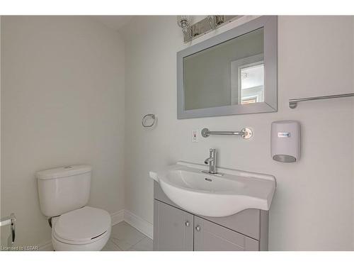 8 Metcalfe Street, St. Thomas, ON - Indoor Photo Showing Bathroom