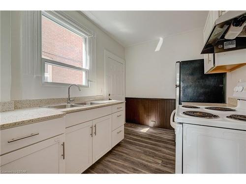 8 Metcalfe Street, St. Thomas, ON - Indoor Photo Showing Kitchen With Double Sink