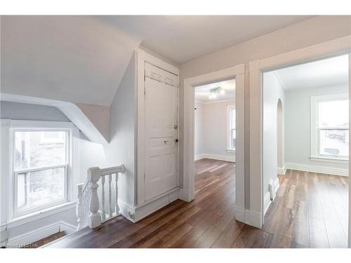 8 Metcalfe Street, St. Thomas, ON - Indoor Photo Showing Other Room
