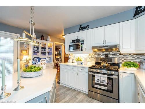 129 Main Street, Glencoe, ON - Indoor Photo Showing Kitchen With Upgraded Kitchen