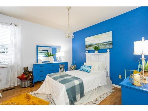 129 Main Street, Glencoe, ON - Indoor Photo Showing Bedroom